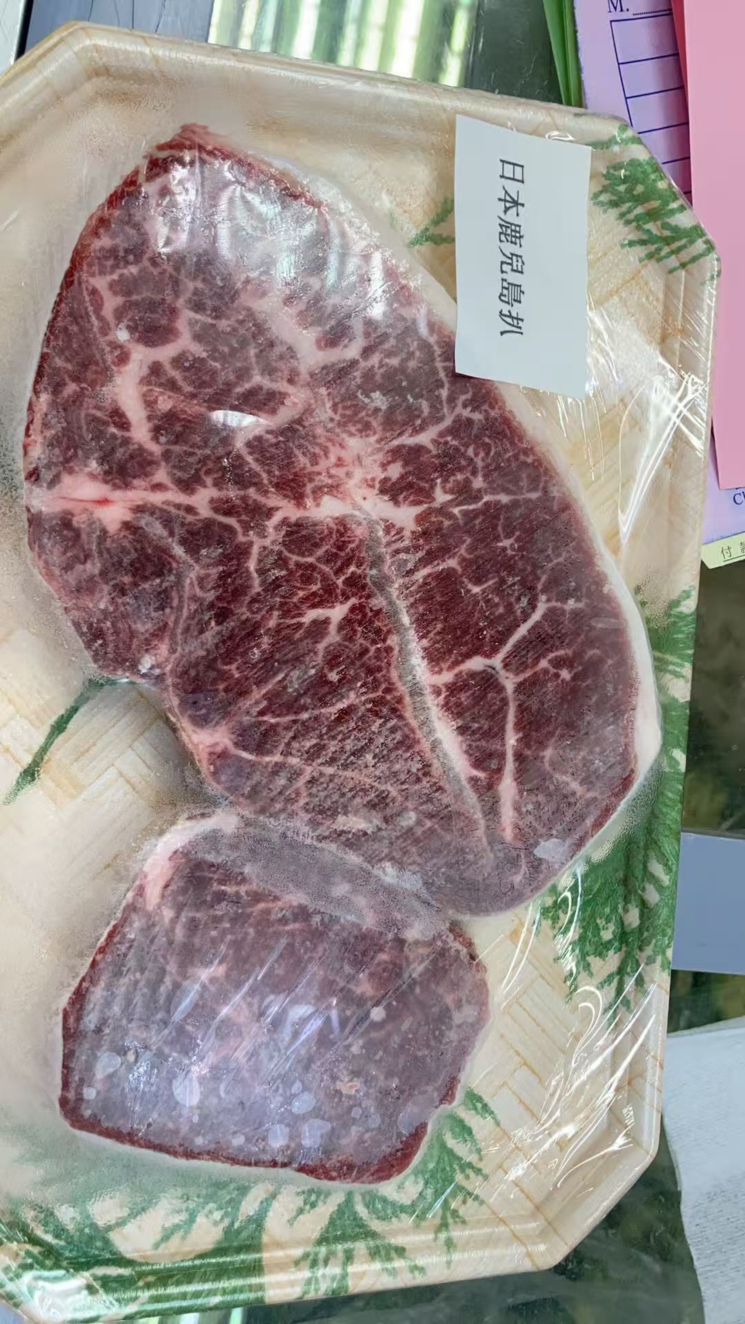 「新產品特價🉐」 日本鹿兒島和牛牛扒 |約8oz|超好吃|雪花爆棚|⚠️版型不一定是橢圓形⚠️雪花只供參考⚠️介意慎買⚠️圖二有機會出現也是A5的牛開出來這樣我也沒辦法🥹|1-2塊|按重量為準