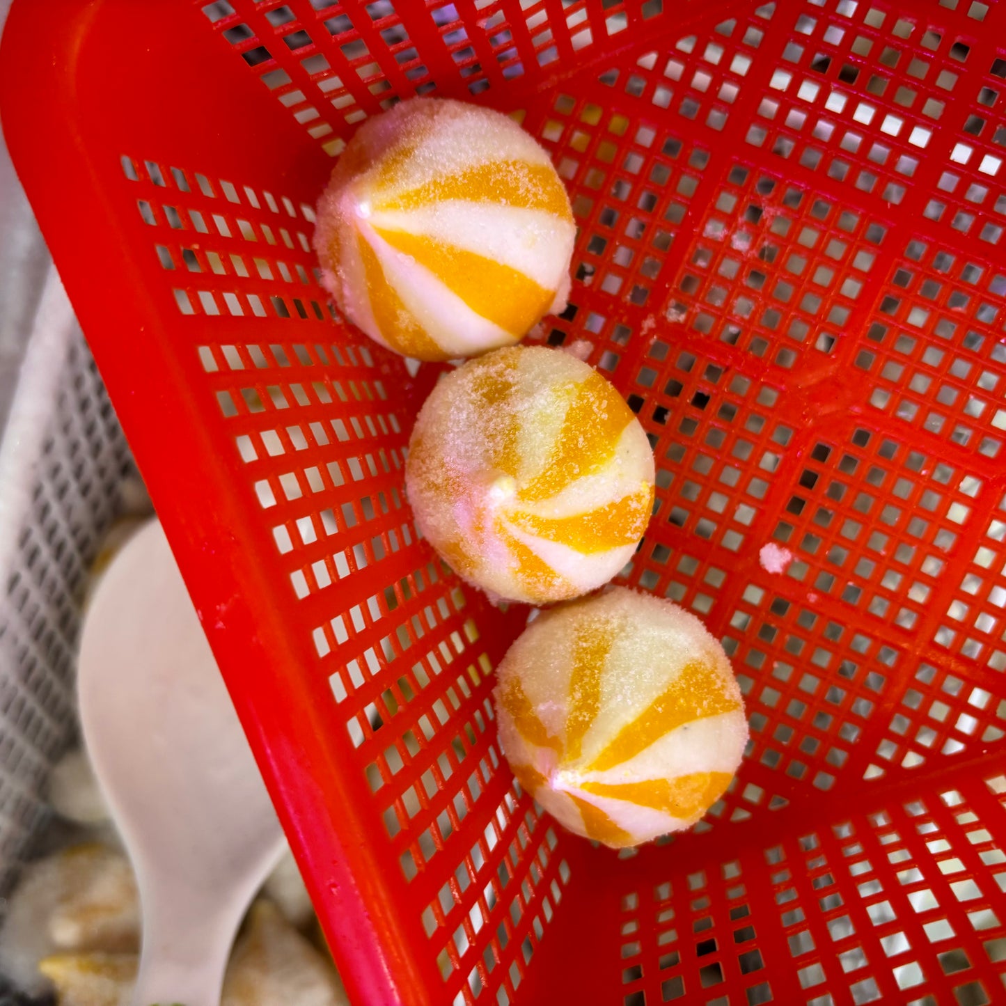 Sea urchin balls|One pound