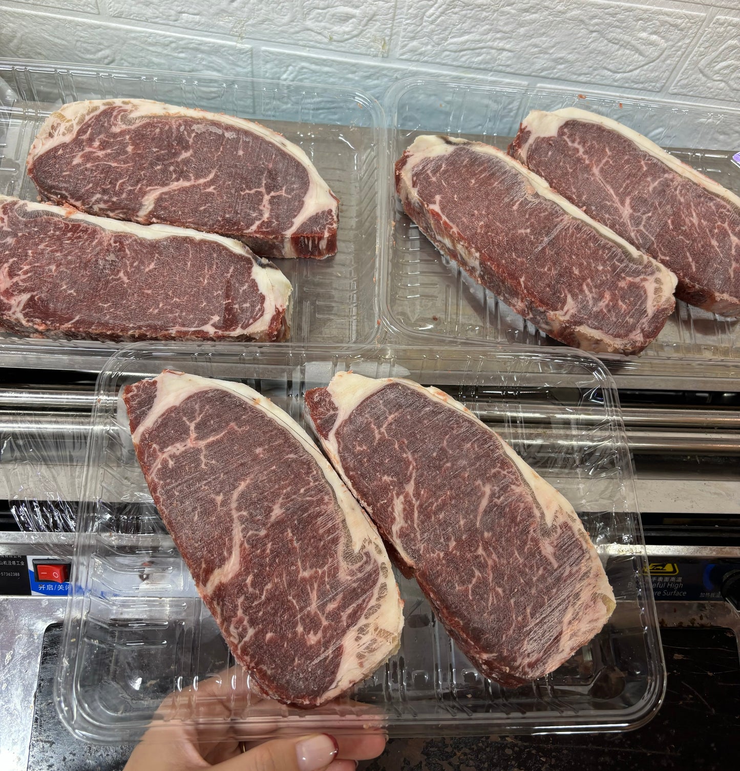 Russian MIRATORG PRIME Black Angus Beef Sirloin｜Mixed breeding of vanilla, grain and wheat｜Tender meat with milky aroma｜British Angus breed｜Extremely cold weather breeds high-quality snowflake texture